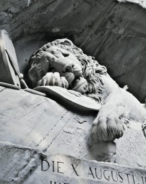 ライオン記念碑 | スイス政府観光局